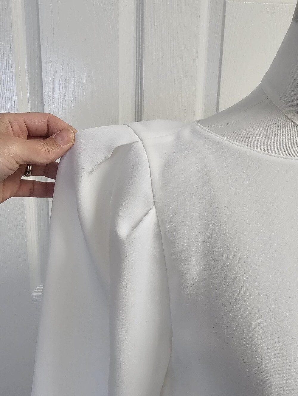 New Lafayette 148 New York Cloud Puff-Sleeve Blouse Size S - Picture 2 of 10